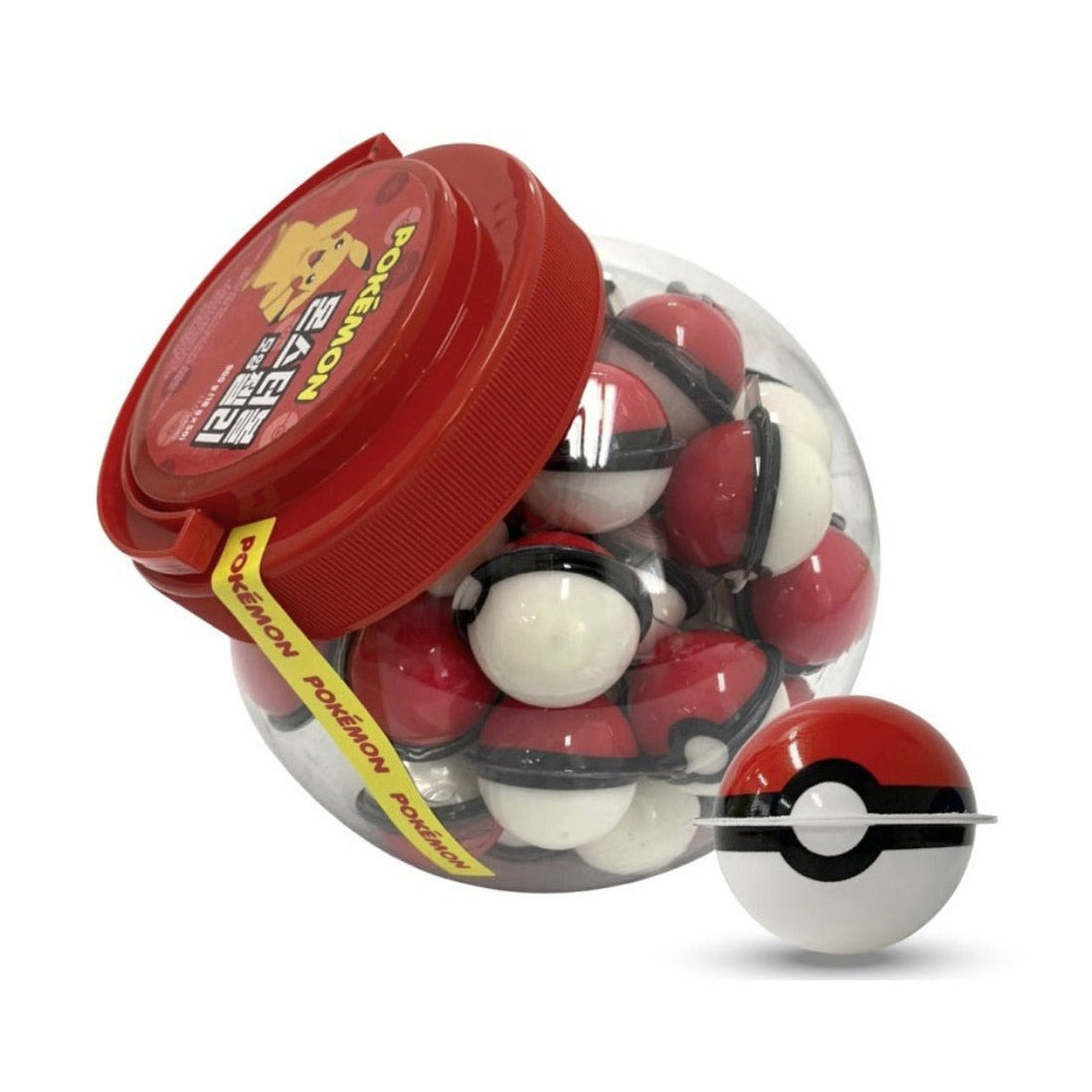 Un paquet transparent sur fond blanc rempli de boules blanches et rouges