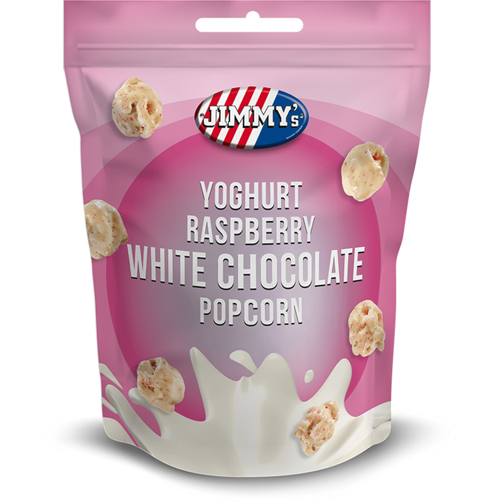 Un emballage refermable de couleur rose avec des popcorns beiges avec des tâches roses qui tombent du ciel. En dessous il y a une éclaboussure de chocolat blanc, le tout sur un fond blanc