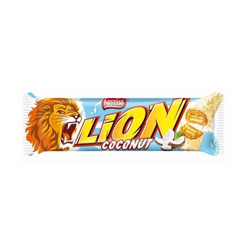 Un emballage blanc et bleu sur fond blanc avec à gauche un lion qui rugit, à droite une barre blanche qui se divise en 2 avec à l’intérieur du biscuits et du caramel. En bas il y a des morceaux de noix de coco